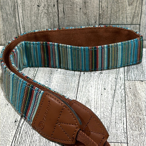 Tarion turquoise striped camera strap - Picture 4 of 4